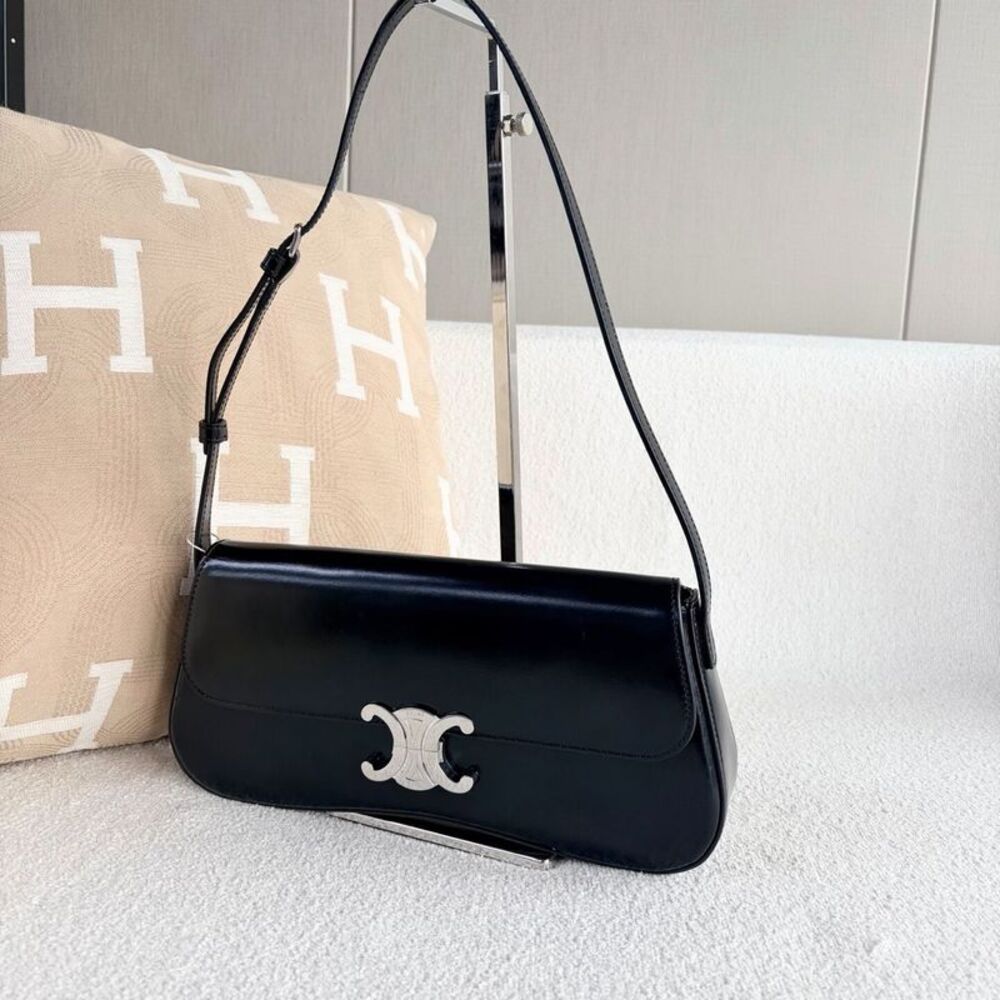 Celine Women Pre-Loved Bag Very Good Condition - Picture 4 of 9